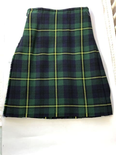 Mans Wool Long Kilt Gordon Modern 5 yrds Brand New