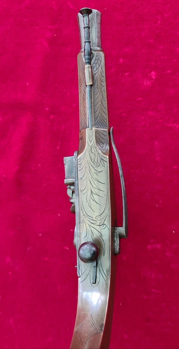 A rare Scottish Rams horn brass Highlander's flintlock pistol made by ROSS of EDINBURGH. Ref 3743