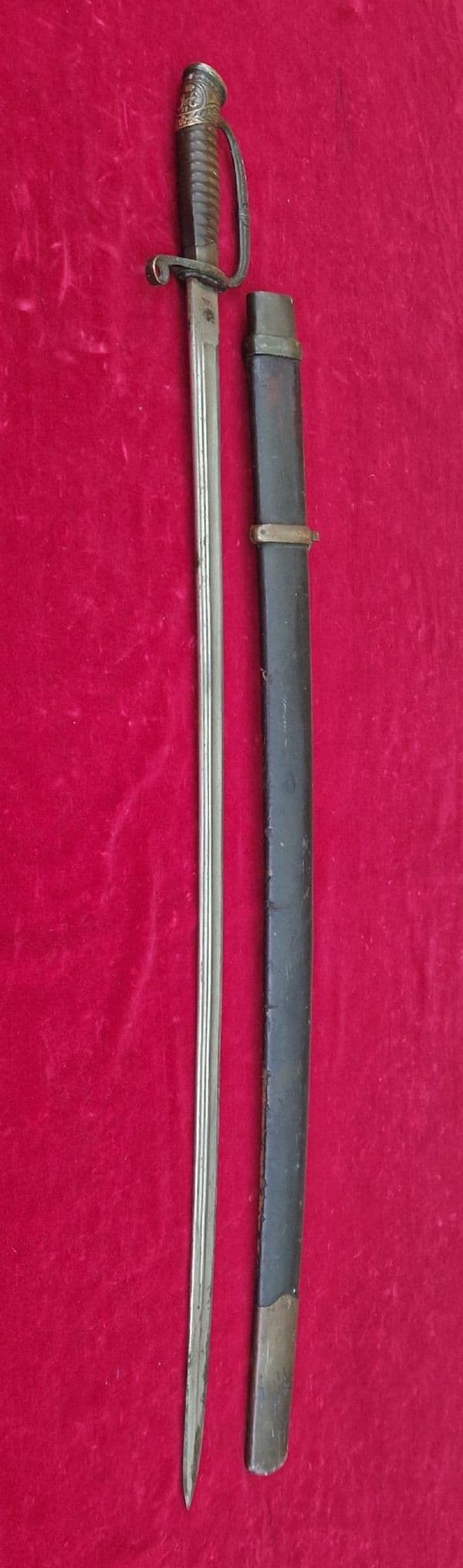 X X X  SOLD  X X X RUSSIAN  Military sword, in original brass mounted leather scabbard. Ref 4210