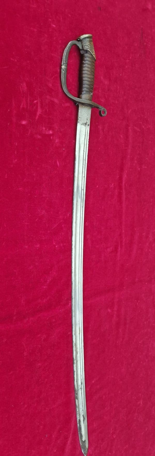X X X  SOLD  X X X RUSSIAN  Military sword, in original brass mounted leather scabbard. Ref 4210