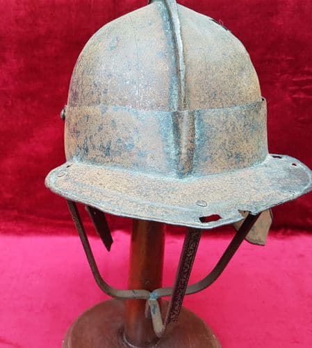 X X X SOLD X X  English Cromwellian period lobster-tail helmet -3 bar face guard C.1640. Ref 9600.
