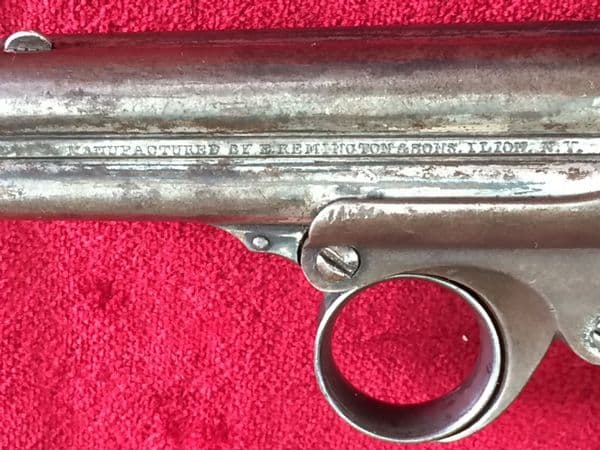 X X X  SOLD X X X  Derringer in obsolete .32 rimfire calibre, circa 1865-1875. Ref 8425.