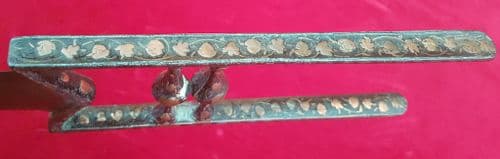 X X X SOLD X X X Indian Katar dagger, hilt inlaid in copper. C. 1860. Good condition. Ref 1229.