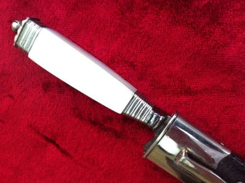 XXXX SOLD XXXX Montevideo Uruguay, Gaucho style knife with Mother-of Pearl grips. Ref 5067