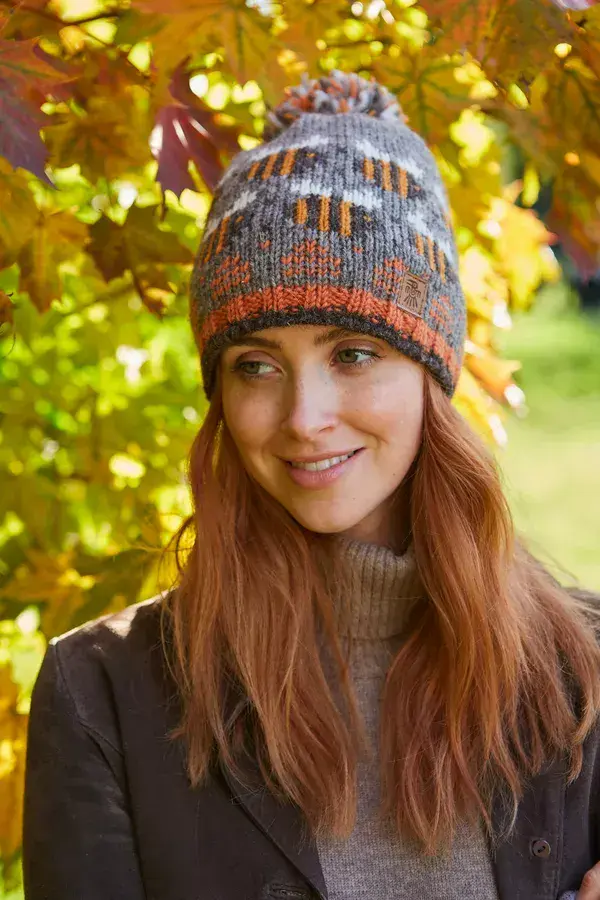 Beehive Bobble Beanie Bark