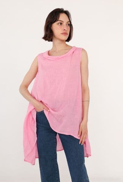 Italian-made 100% linen top.