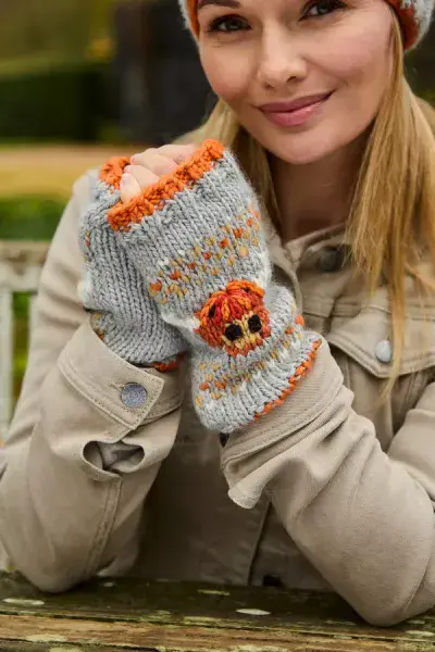 Merino Highland Cow Handwarmers