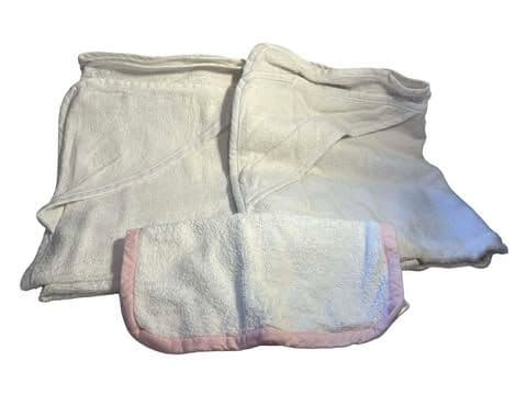0-0 2 x Hooded Wrap and a Wash Cloth