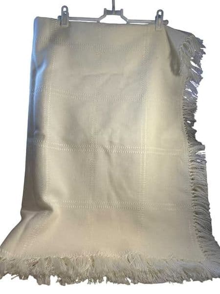 0-0 Large Ivory Fringed Shawl