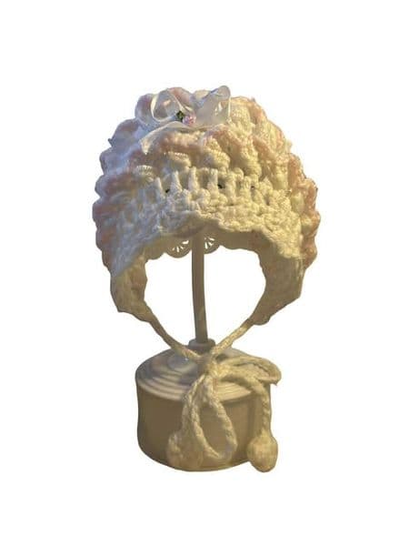 0-6 Month Pink and White Bonnet.