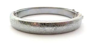 Vintage Bangle Scrolling Floral And Leaf Foliate Design Hinged Bracelet