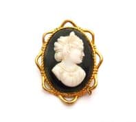 Vintage Black And White Lady Design Cameo Brooch Complete With Safety Chain
