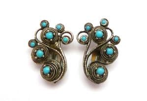 Vintage Faux Turquoise Set Naturalistic  Design Climbing Clip On Earrings