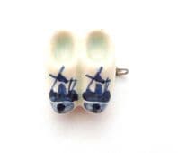 Vintage Small Delft Blue And White Ceramic Pottery Design Pair Of Clog Shoes Souvenir Style Brooch