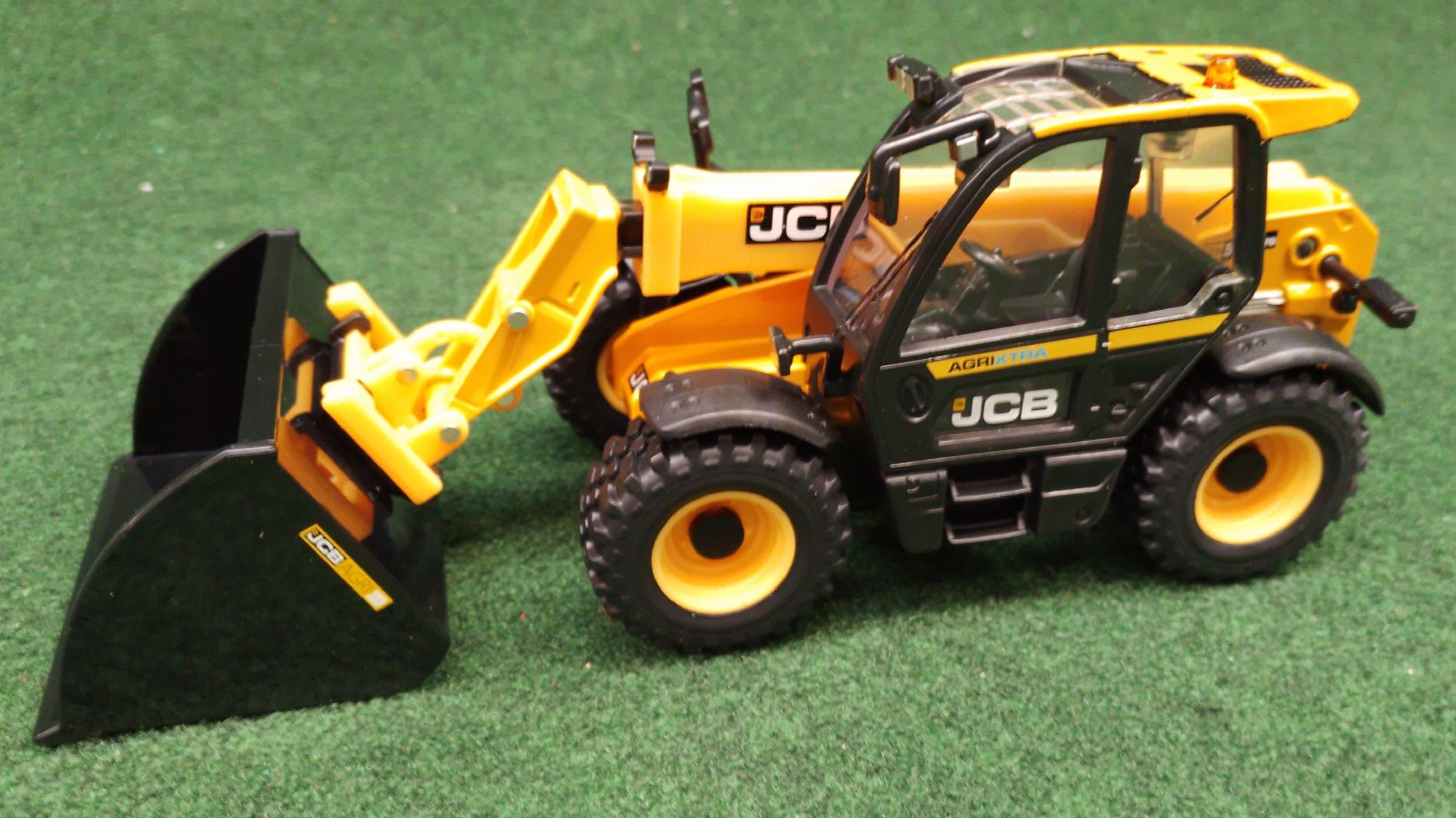 Britains AgriXtra Loadall