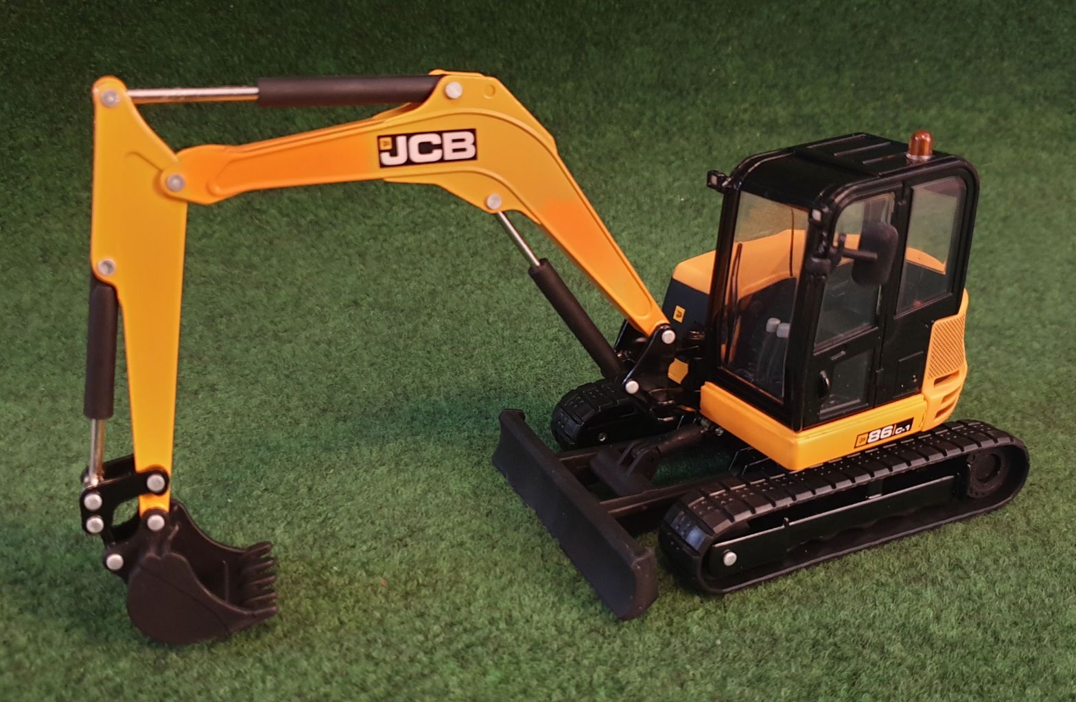 Britains JCB 86C-1 Midi Excavator