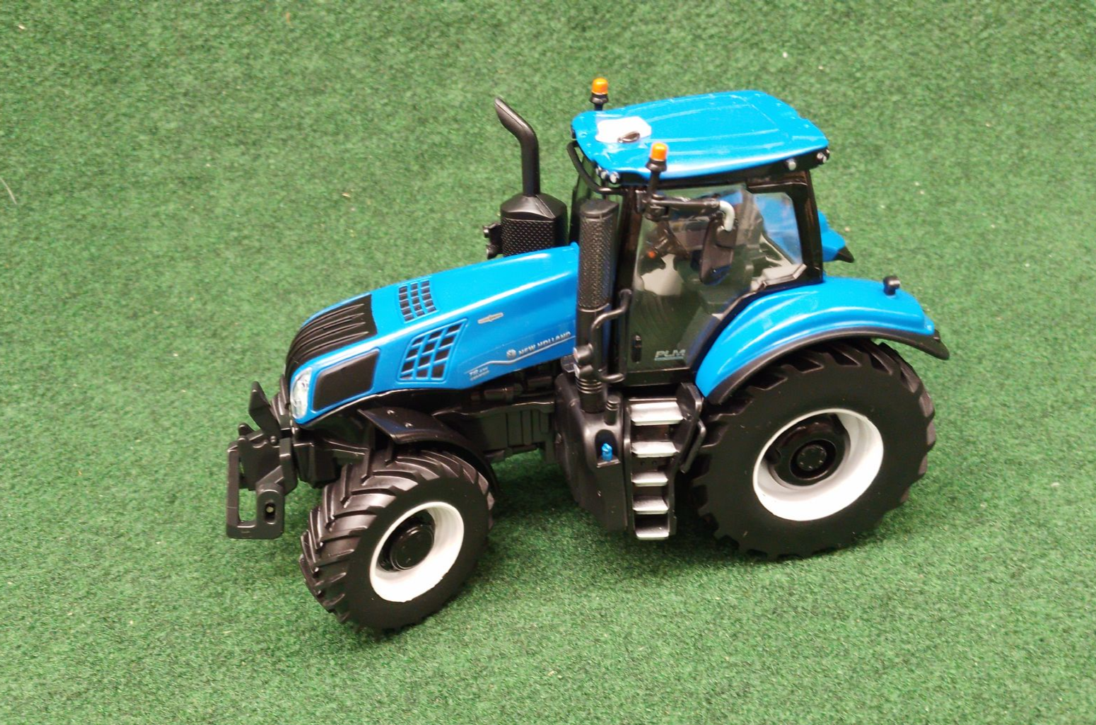 Britains New Holland T8.435 Genesis
