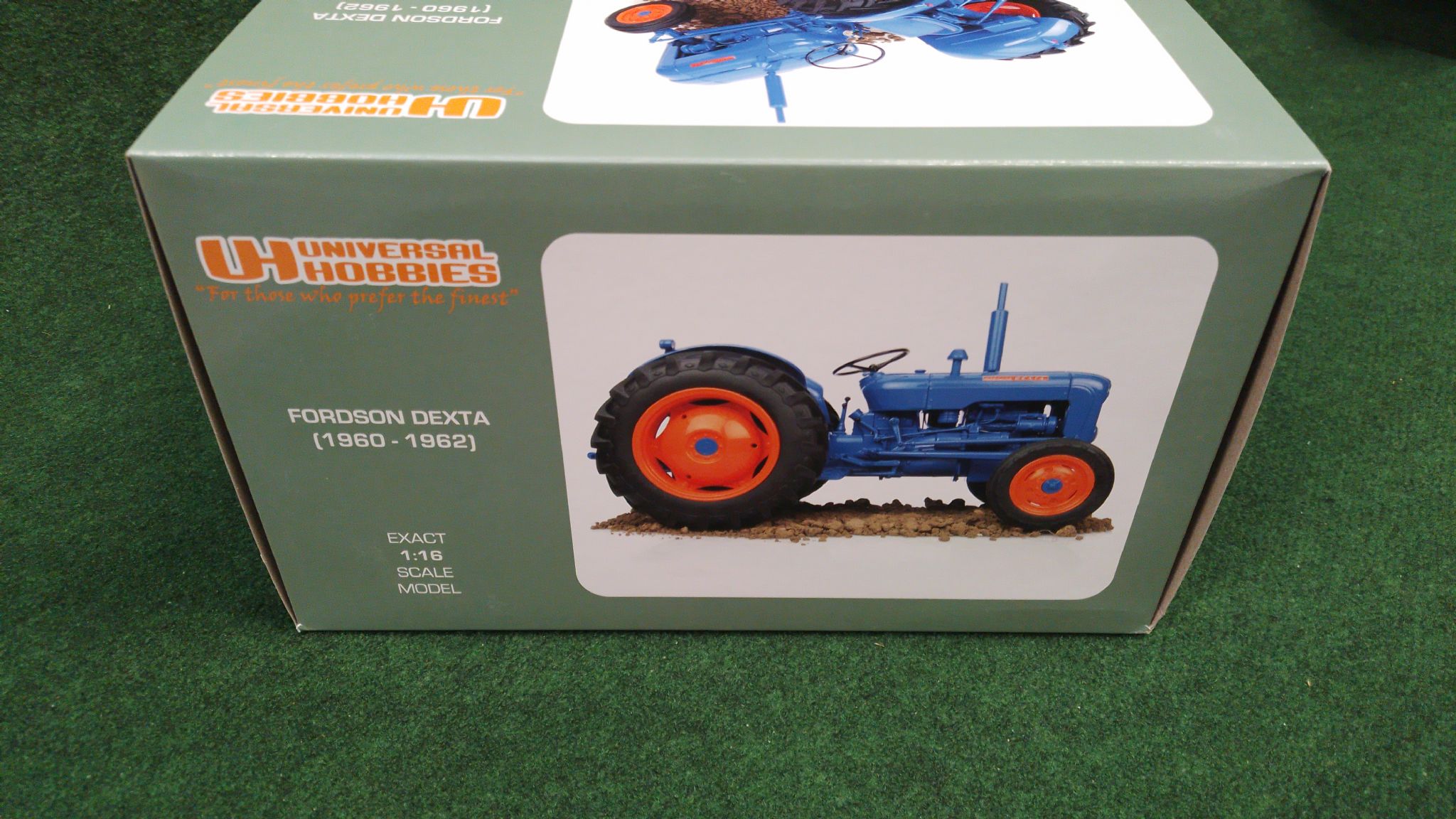 Fordson Dexta (1:16 Scale)