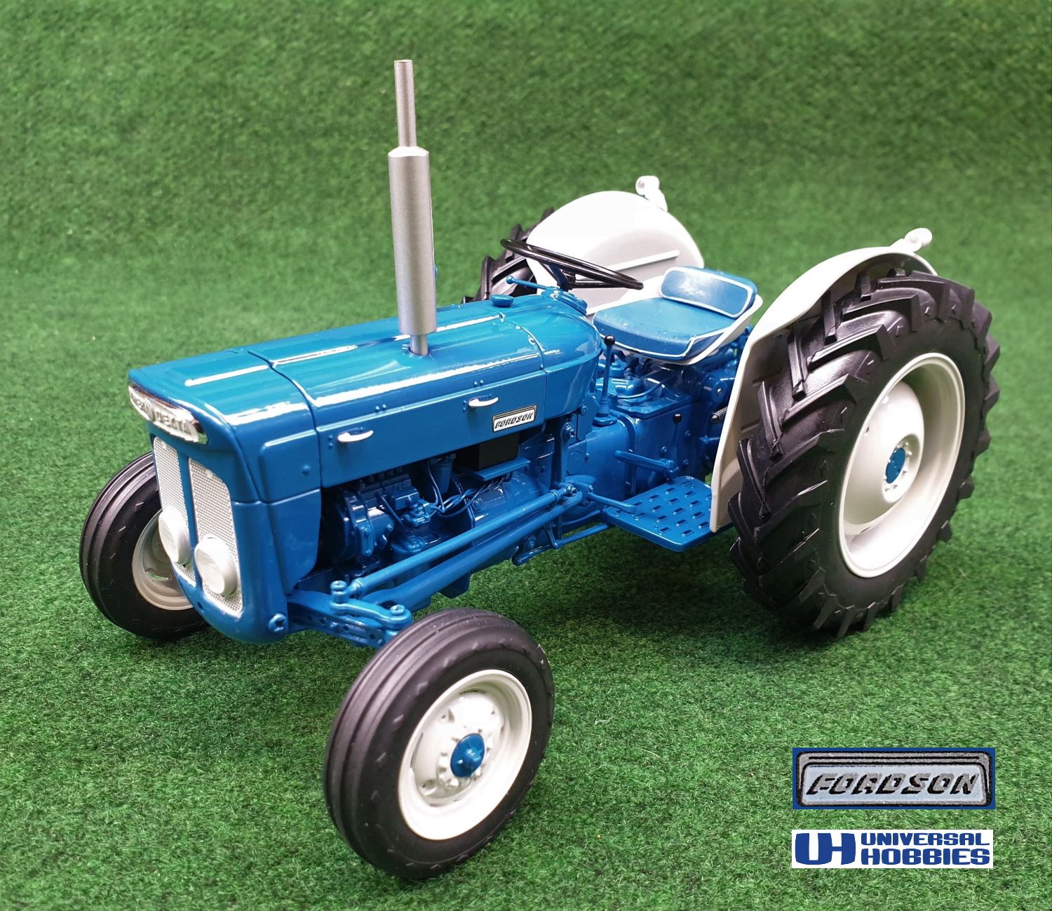 Fordson Super Dexta (1963) (1:16 Scale Model)