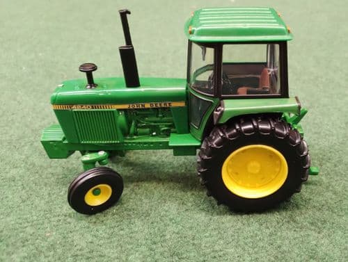 JOHN DEERE 4240