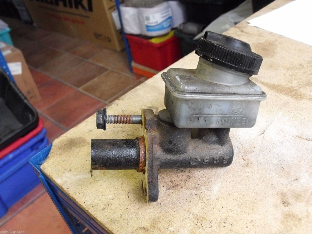 MAZDA MX5 EUNOS MK1 1989 1997 CLUTCH MASTER CYLINDER