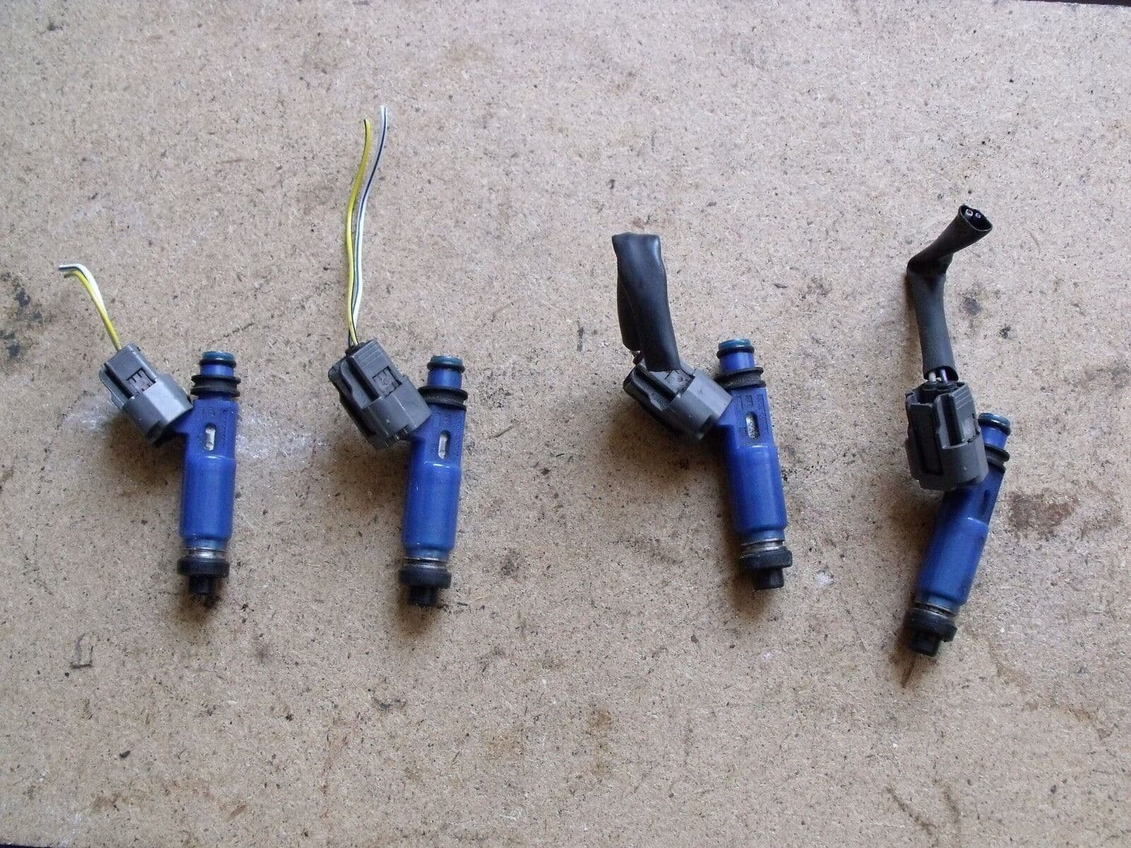 MAZDA MX5 FUEL INJECTORS MK2 1998 to 2005 1999 2000 2001 2002 2003 2004 1 6