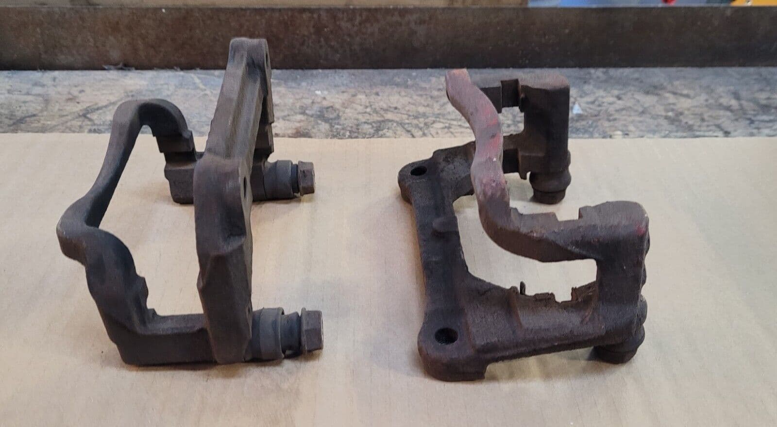 MAZDA MX5 MK1 / MK2 PAIR OF FRONT BRAKE CALIPER CARRIERS BIG BRAKES