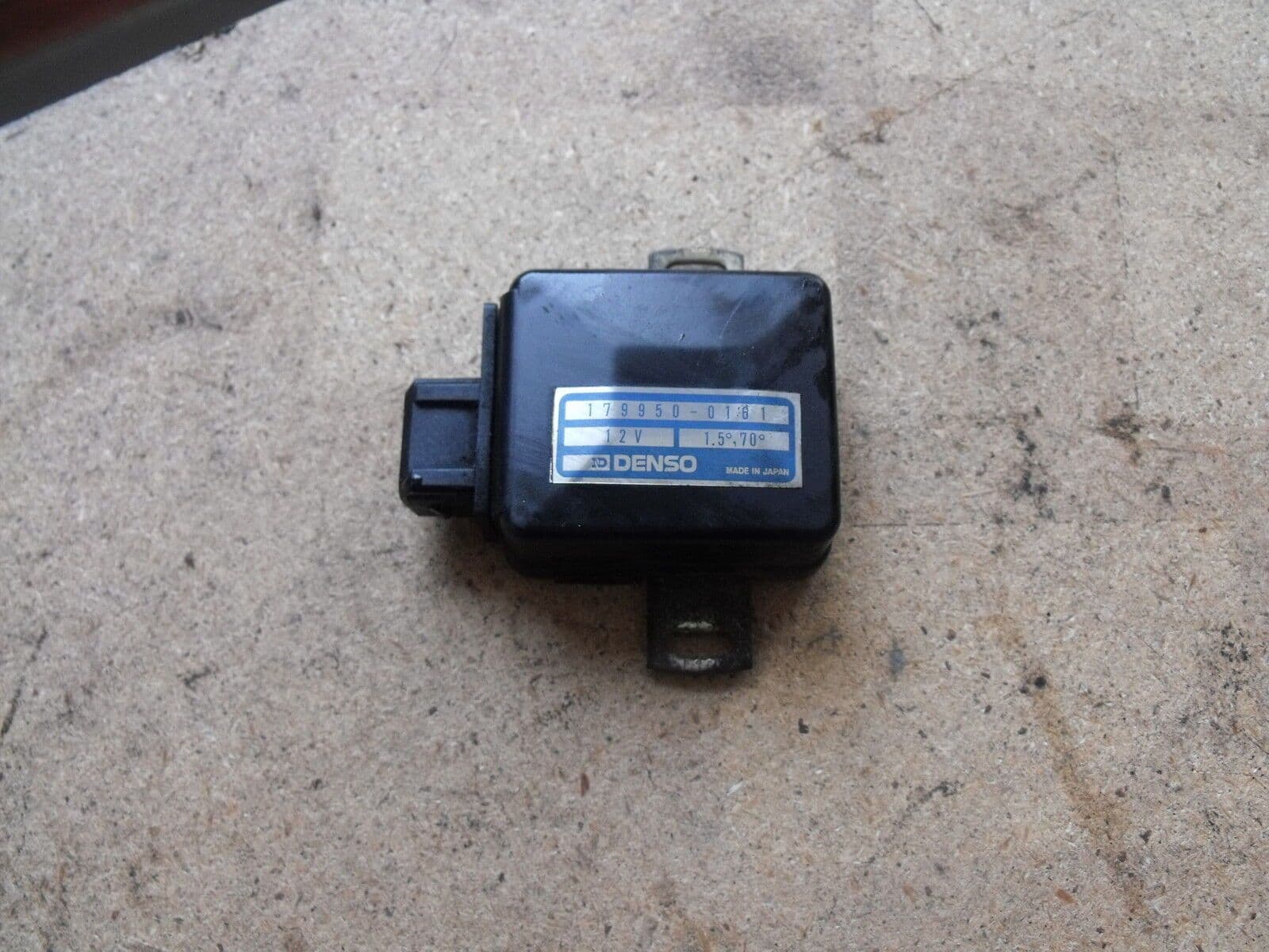 Used OEM Throttle Position Sensor (TPS) For 1992-1997 Mazda Miata MX-5 - Part JE50-18-911 1 thumbnail image