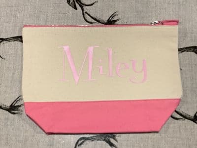 Large contrast make up bag