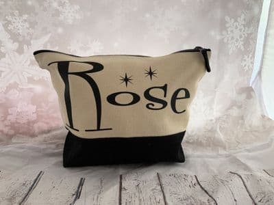 Medium contrast make up bag