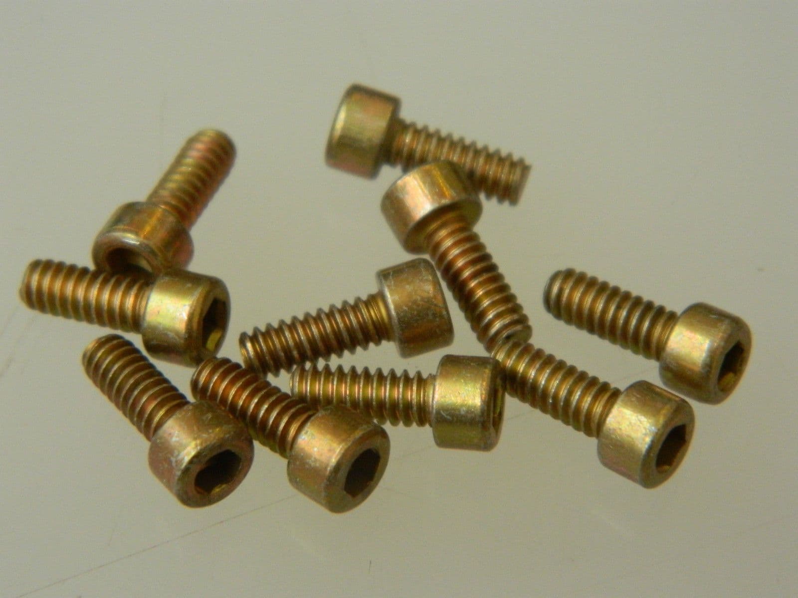 10 x 6-32 UNC Socket Cap Headed Screw Bolt Fully Threaded 3/8