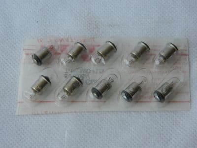10 x Chicago Miniature Lamp Bulbs, CM3150, 5V, 0.06A, T-1 3/4 Mid-Flg [1R11B]