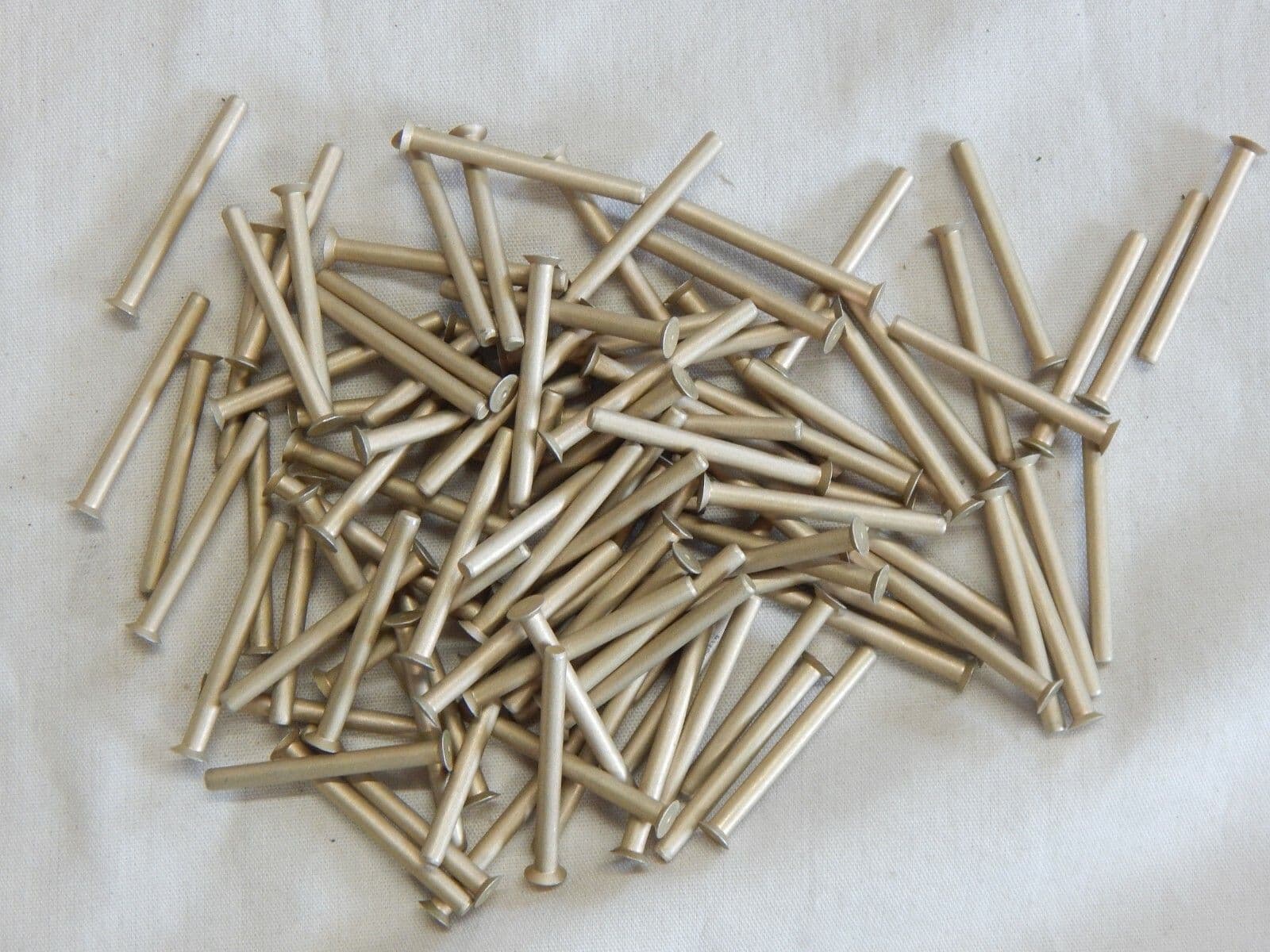 100 x Solid Rivets Aluminium 3/32