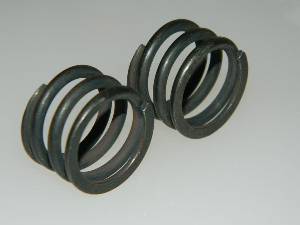 2 x Helical Compression Springs Steel Length 15mm Diameter 23 5mm F9