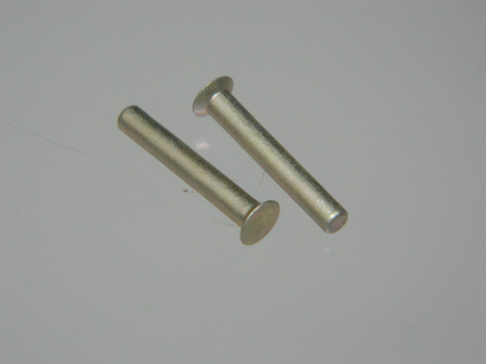 200 x Solid Aluminium Alloy Flush Countersunk Rivets 3/32