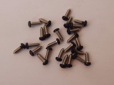 25 x M4-0.7 Steel Screws, Pan Head, Philips, 15mm Length [B10]