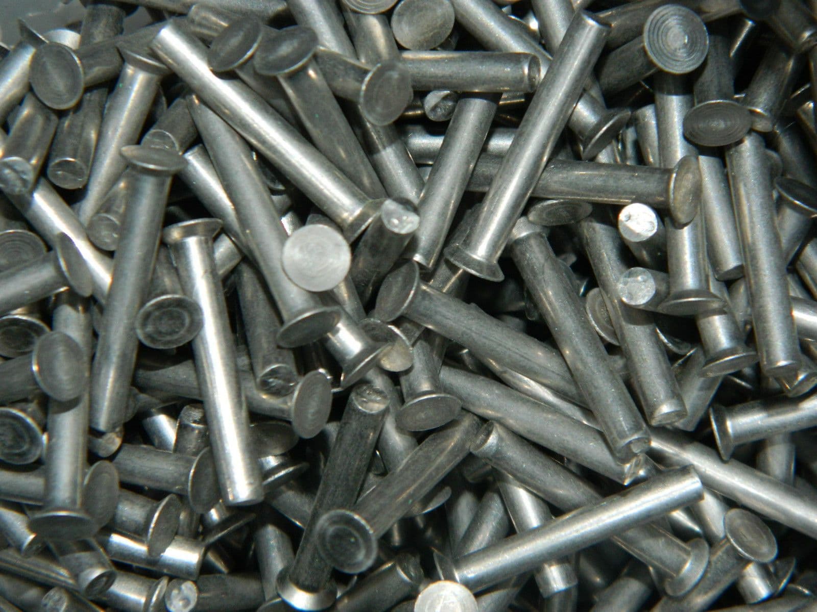 50 x Rivets 1/8