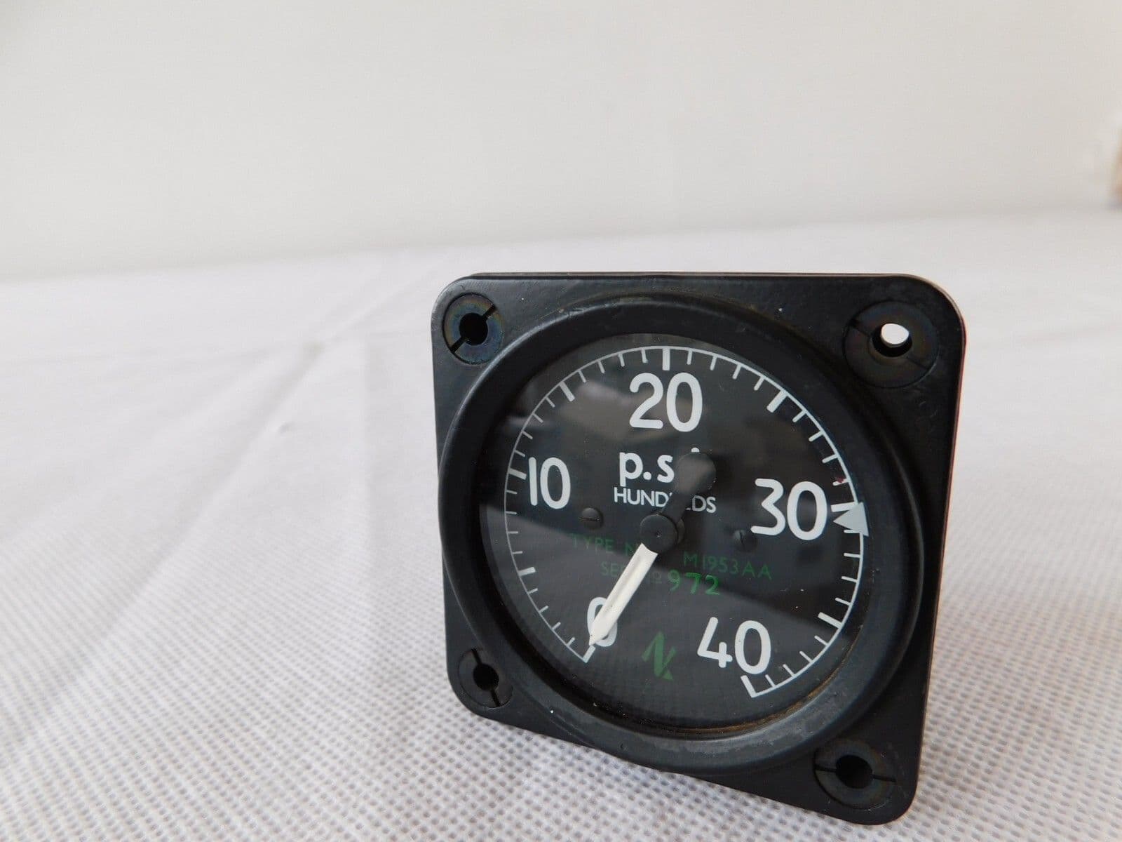Pressure Instrument In Aircraft Aircraft 0-400 PSI Pressure Gauge Type M1953AA D6B