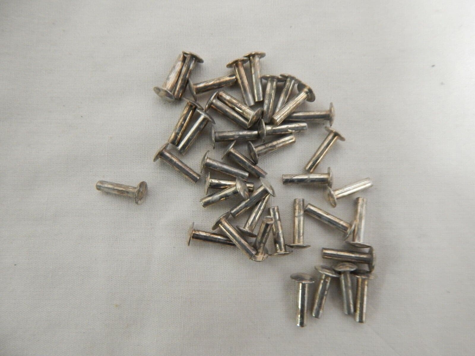 Aircraft 2 4mm Round Head Steel Rivets DIN674-2-5X1OUQS GR2B-6