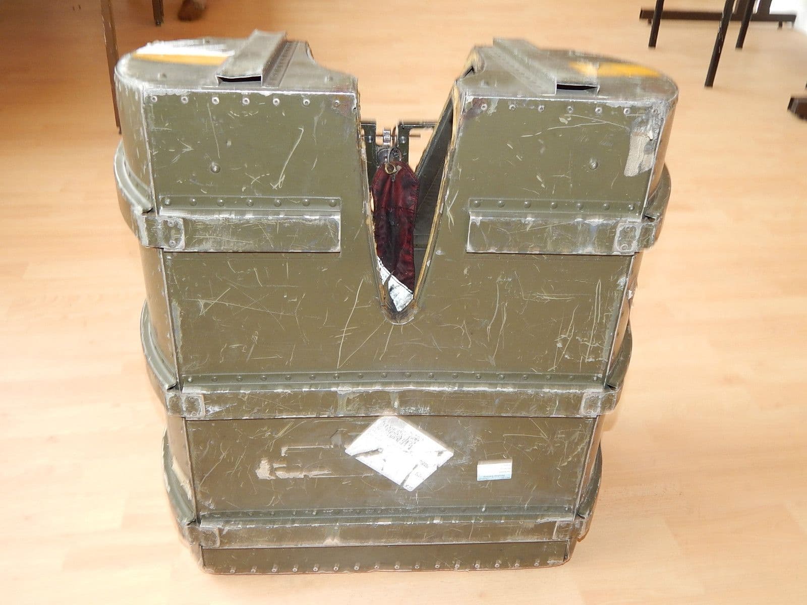 Aircraft Chelton Aft For Radio Frequency Hood Part No QB45B PL5