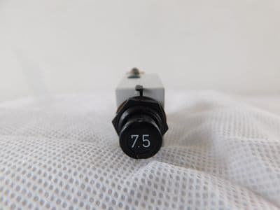 Aircraft E-T-A 7.5A Circuit Breaker, 483-G315-K1M1-L1SOZ [D4C]
