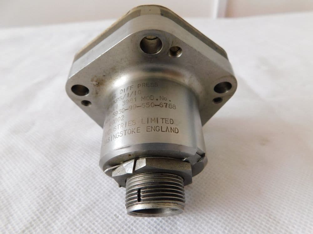 Aircraft Fuel Differential Pressure Switch Part No 3750KPS/1/10 D5B