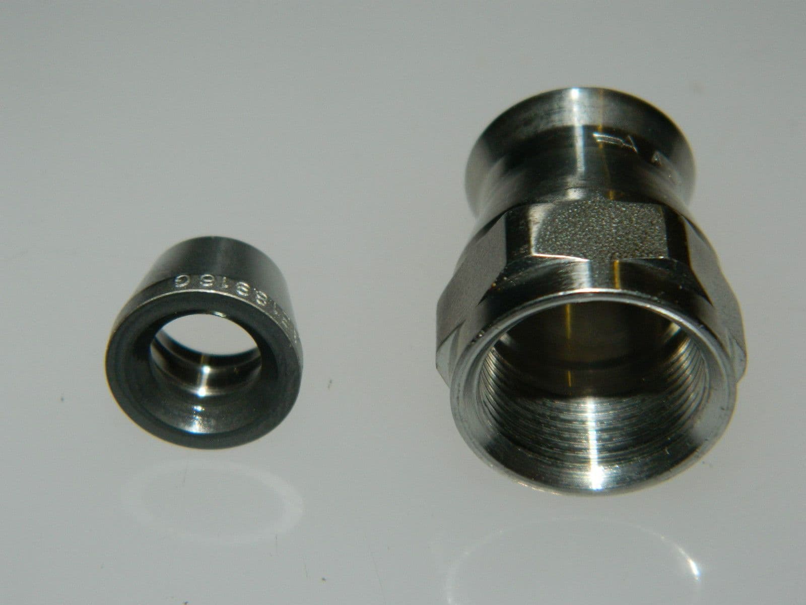 Angled Pipe Fitting With Aeroquip Socket AE18915G K3