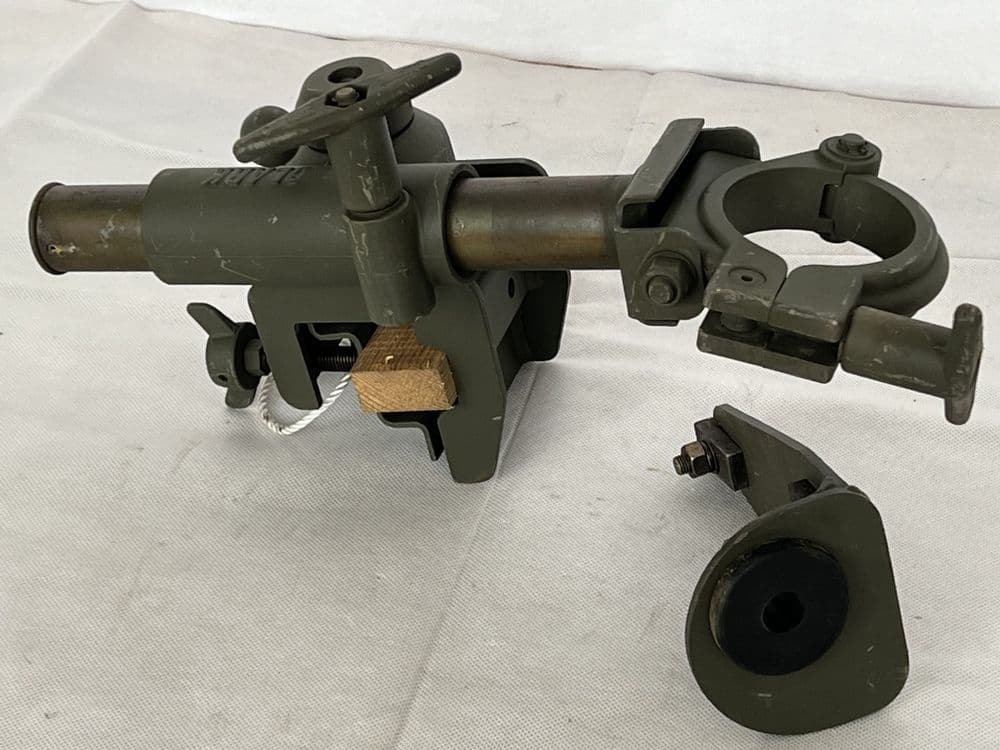 Clansman Army Military Radio Land Rover FFR Clark Mast Clamp With ...