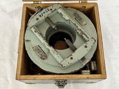 Ex Military MK.2 No 8 Fuze Extractor, Comes In Olive Green Case [D5E]