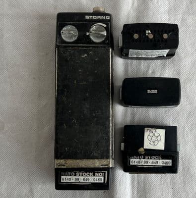 Ex Military Storno CQP833 Radio with 4 Batteries [D8D]