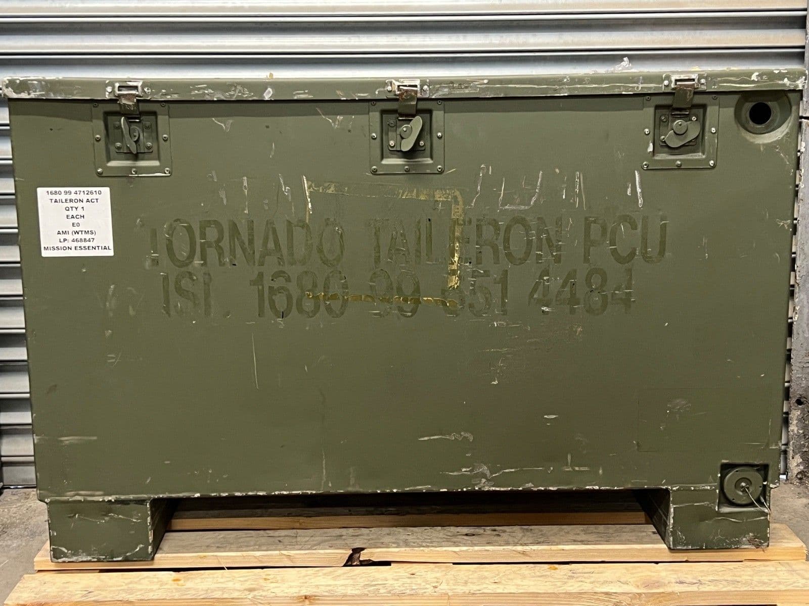 Ex MOD Large Aluminium Green Storage Container With Foam GR