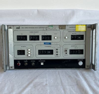 Ex MOD Signal Generator Front Panel Display For TV Film Prop [D4E]