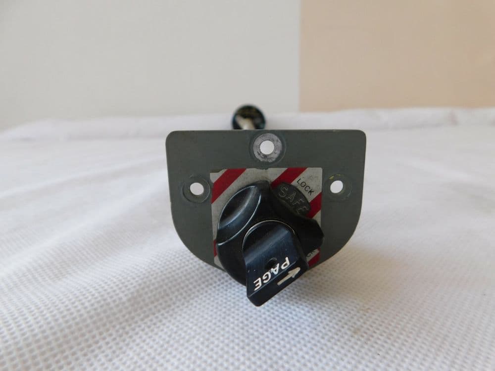 Ex RAF Aircraft Master Armament Switch With Key Part D336-07-001 1R1E