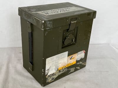 Ex RAF Green Storage Shipping Transport Case With Carry Handle & Foam [PL57]